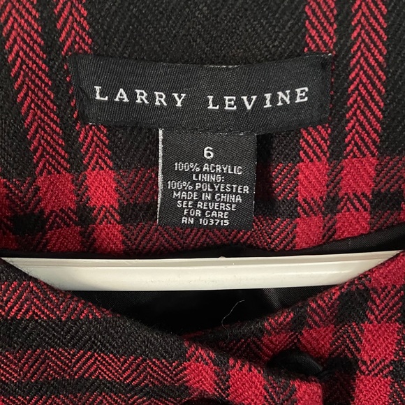 BNWOT! Gorgeous holiday button up plaid jacket! - Picture 4 of 7